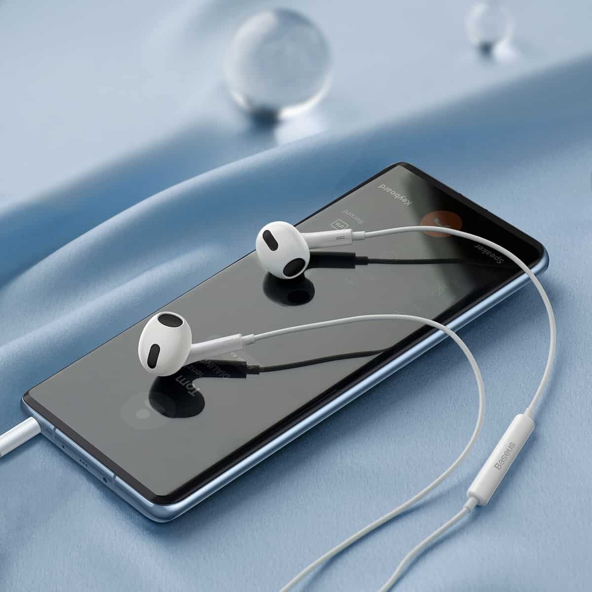Навушники Baseus Encok 3.5mm lateral in-ear Wired Earphone H17 White Фотографія №6 Навушники Baseus Encok 3.5mm lateral in-ear Wired Earphone H17 White на малюнкі №6