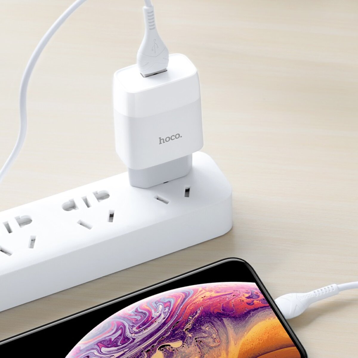 Мережевий зарядний пристрій HOCO C72Q Glorious single port QC3.0 charger set(Type-C) 18W White на картинке №4