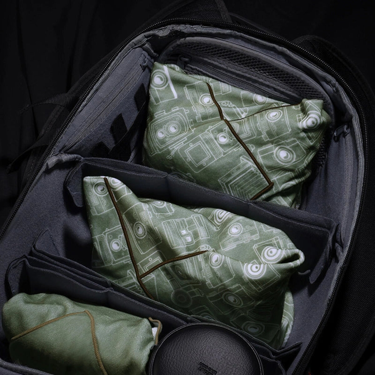 Захисна серветка Ulanzi CM009 35*35cm Protective Wrap (UV-3271 CM009) (UV-3271) на картинке №6