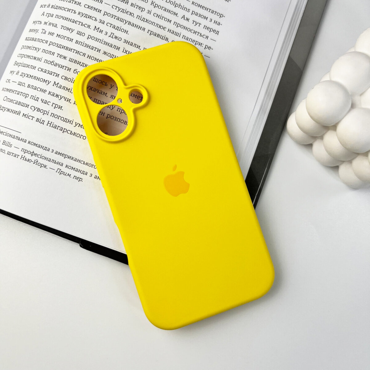 Чехол Silicone Full Case Camera Protect (AA) Apple iPhone 16 (Желтый) на картинке №7
