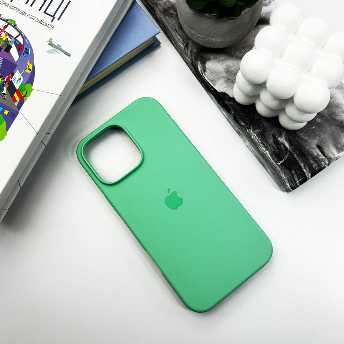 Чехол Silicone Full Case AA Open Camera Apple iPhone 16 Pro | Микрофибра (Зелёный) на картинке №6