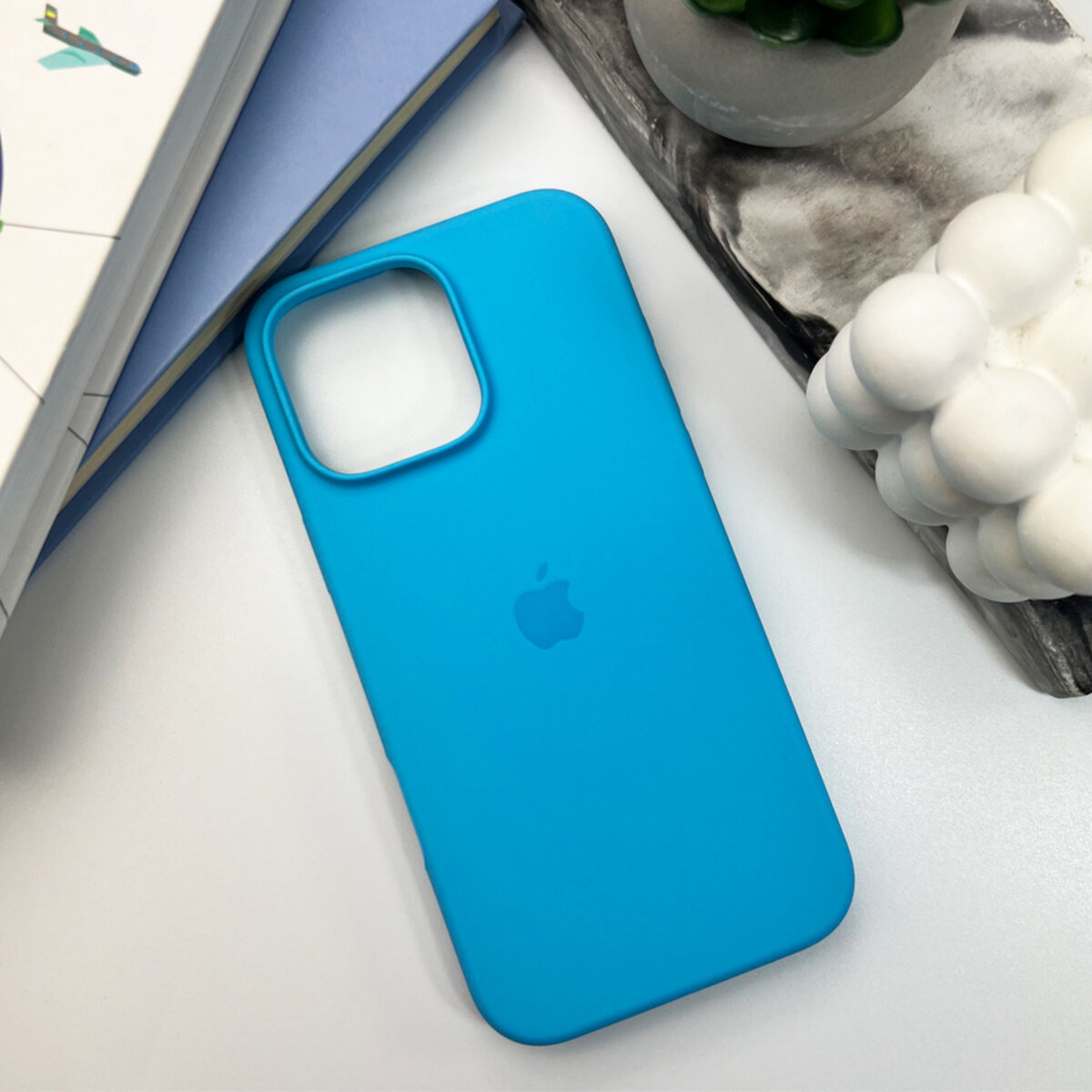 Чехол Silicone Full Case AA Open Camera Apple iPhone 16 Pro Max | Микрофибра (Светло-голубой) на картинке №6