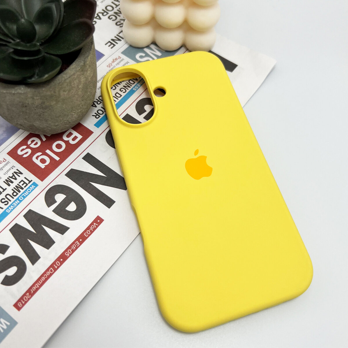 Чехол Silicone Full Case AA Open Camera Apple iPhone 16 | Микрофибра (Желтый) на картинке №4