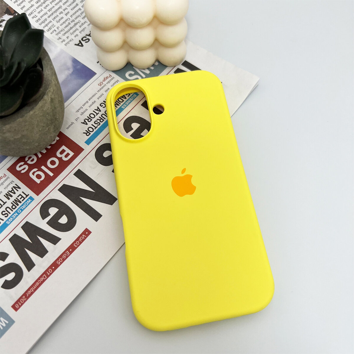 Чехол Silicone Full Case AA Open Camera Apple iPhone 16 | Микрофибра (Flash) на картинке №4