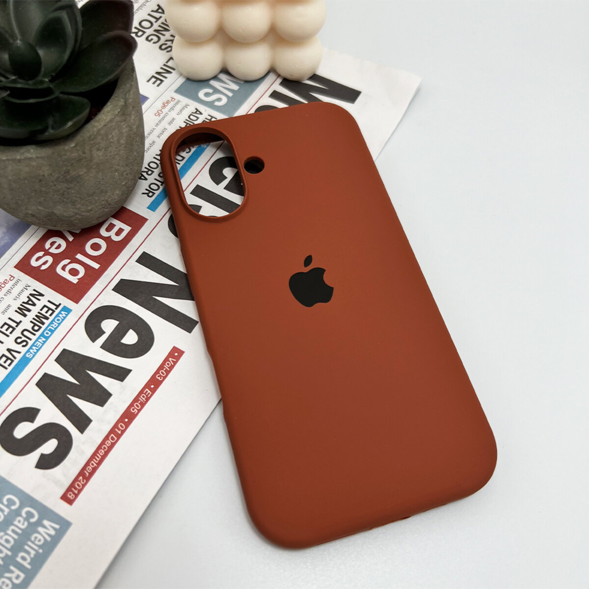 Чехол Silicone Full Case AA Open Camera Apple iPhone 16 | Микрофибра (Saddle-Brown) на картинке №4