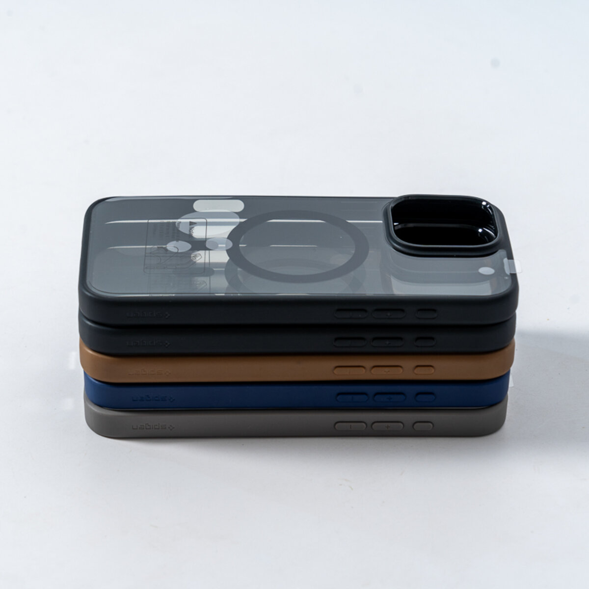 Чохол для смартфона Spigen AAA Magnetic Color for Apple iPhone 16 Pro Max Brown (SPGMGCOL16ProMaxBrown) Фотографія №4 Чохол для смартфона Spigen AAA Magnetic Color for Apple iPhone 16 Pro Max Brown (SPGMGCOL16ProMaxBrown) на малюнкі №4