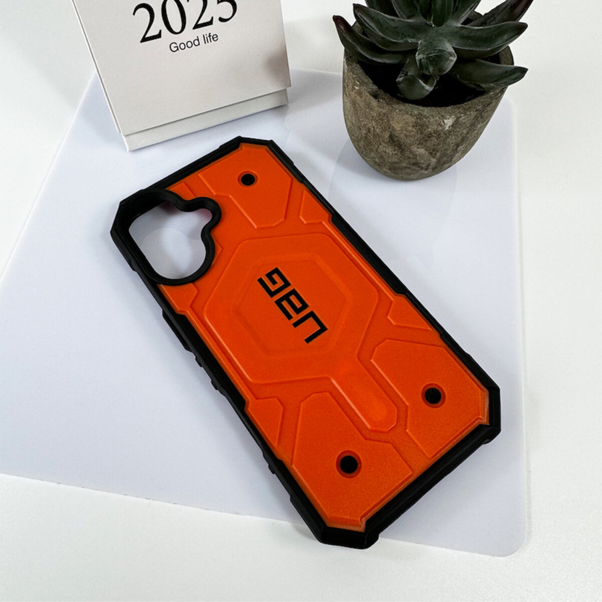 Противоударный чехол UAG Pathfinder with MagSafe (AAA) Apple iPhone 16 | Drop and Shockproof (Оранжевый) на картинке №6