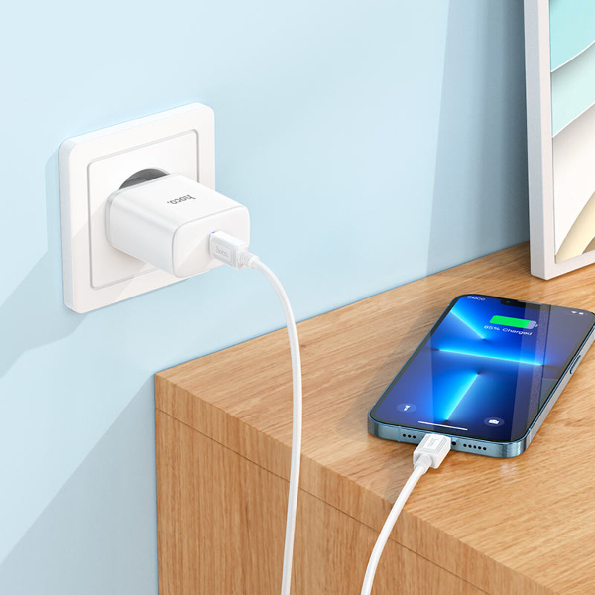Мережевий зарядний пристрій HOCO C104A Stage single port PD20W charger set (C to iP)(EU) White на картинке №7