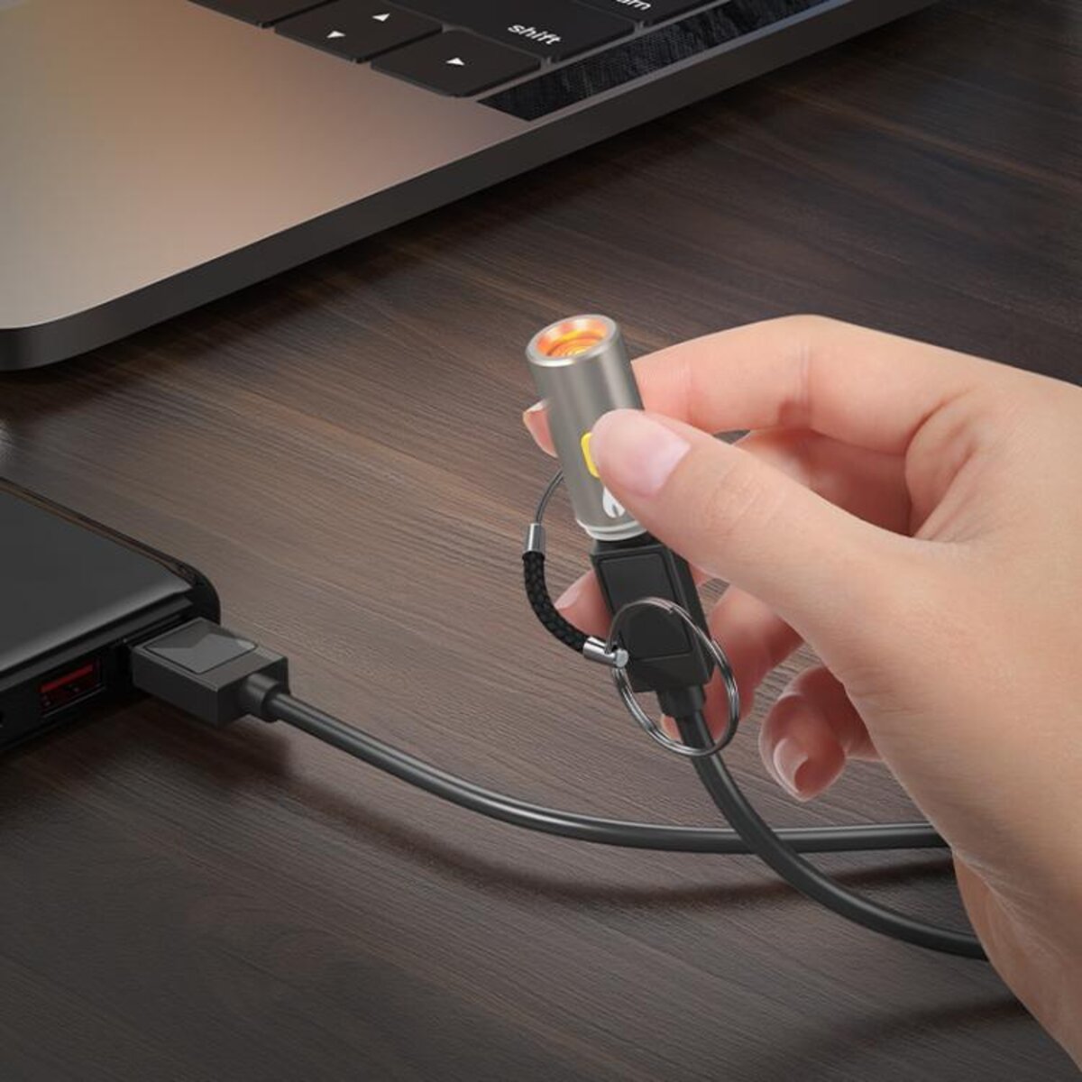 Перехідник HOCO UA38 Type-C to cigarette lighter adapter Gray на малюнкі №4