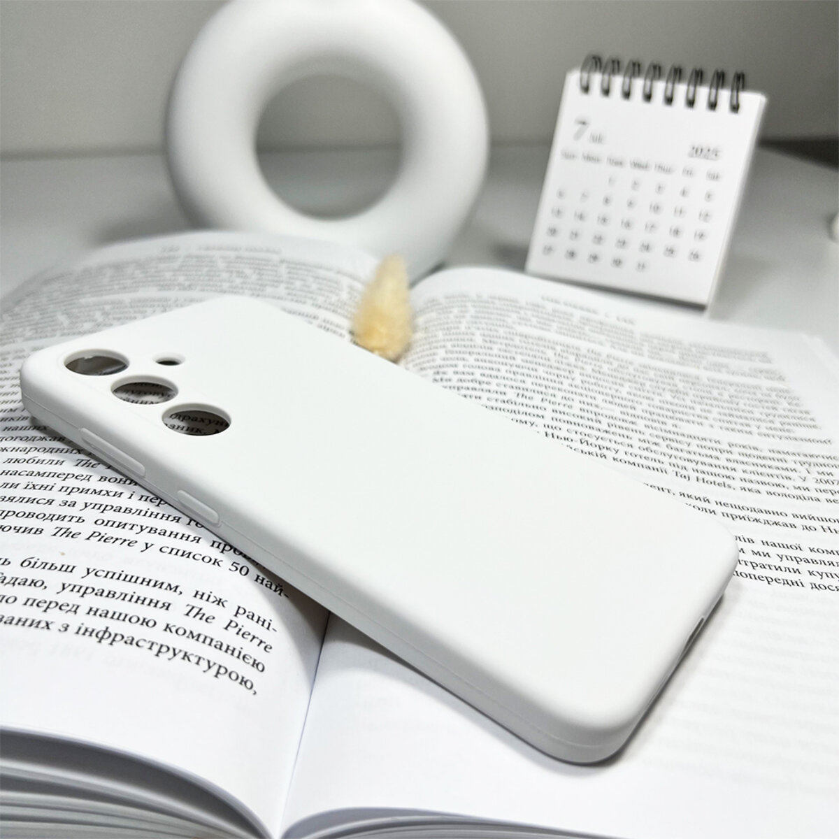 Чохол для смартфона Cosmic Silicone Case AA for Samsung Galaxy S24 White на малюнкі №4