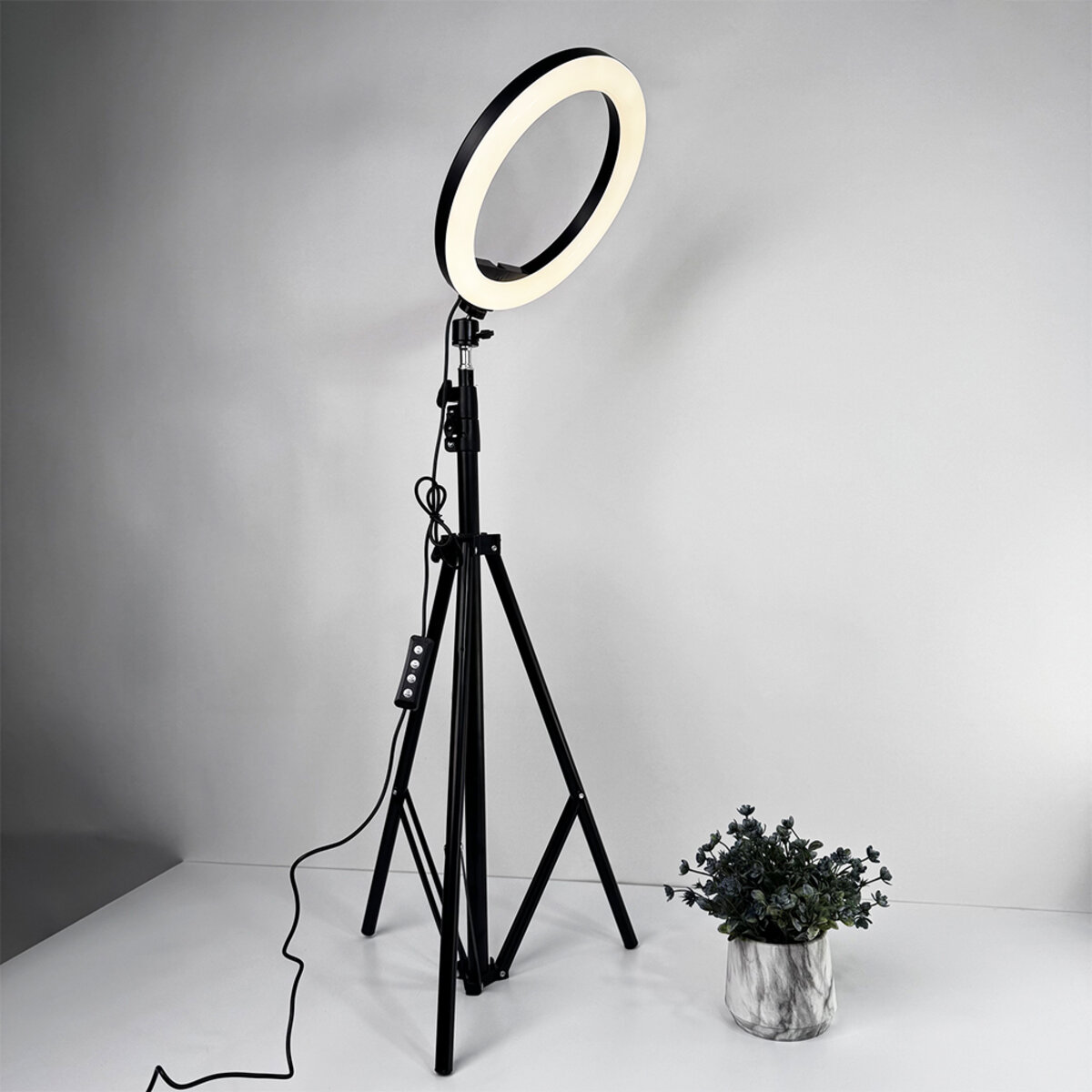 Кільцева лампа NNM-26 (26см) + штатив 2,1м на малюнкі №3